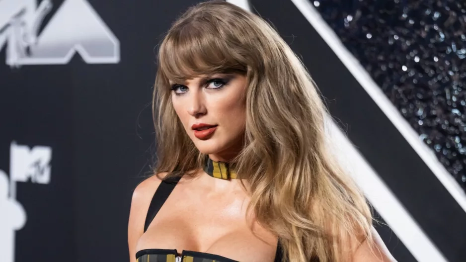 Dark feminine trend Dark feminine trend