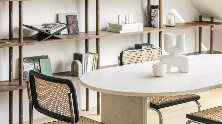 Atelier Monday, byt Flora