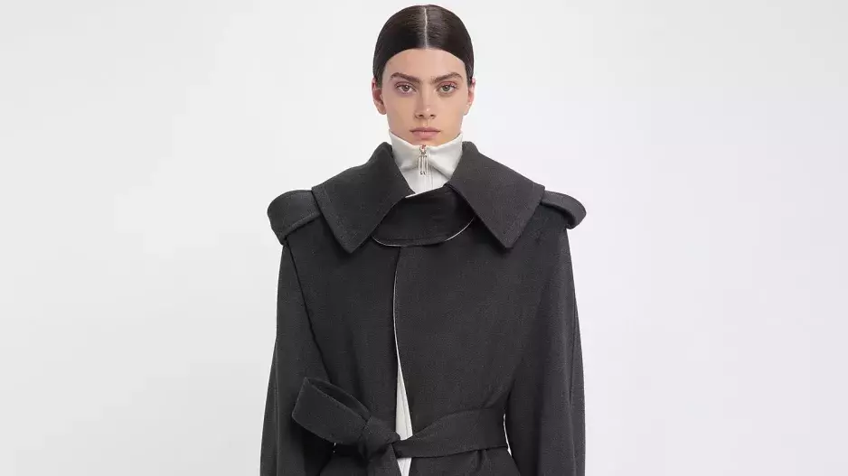 Vlněný trenchcoat s páskem