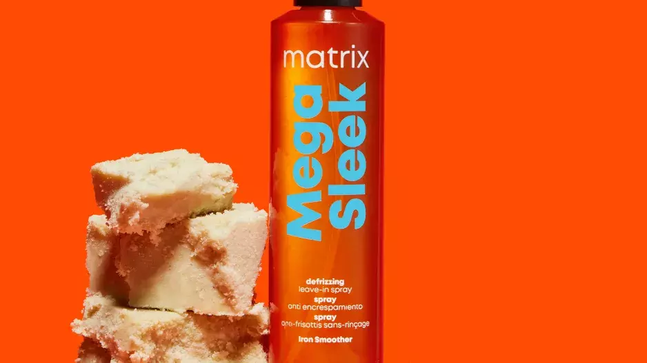 Matrix Mega Sleek bezoplachový sprej proti krepatění