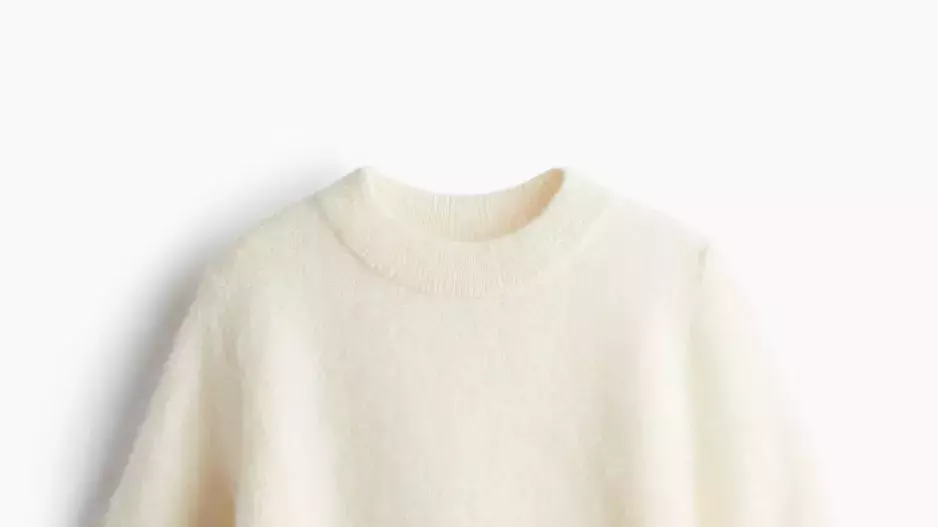 Top z mohérové směsi s krátkým rukávem