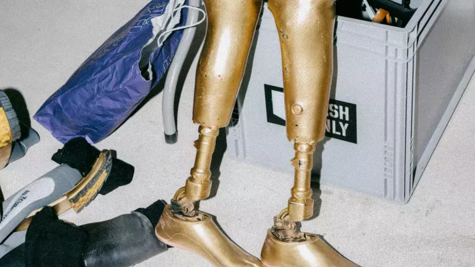 Focení s Lauren Wasser pro únorové vydání ELLE