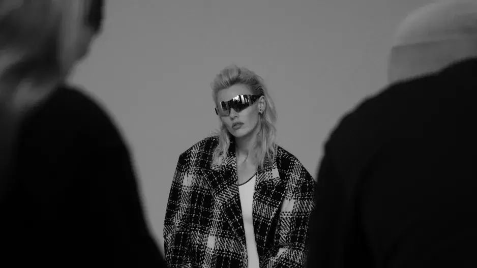 Focení s Lauren Wasser pro únorové vydání ELLE Focení s Lauren Wasser pro únorové vydání ELLE