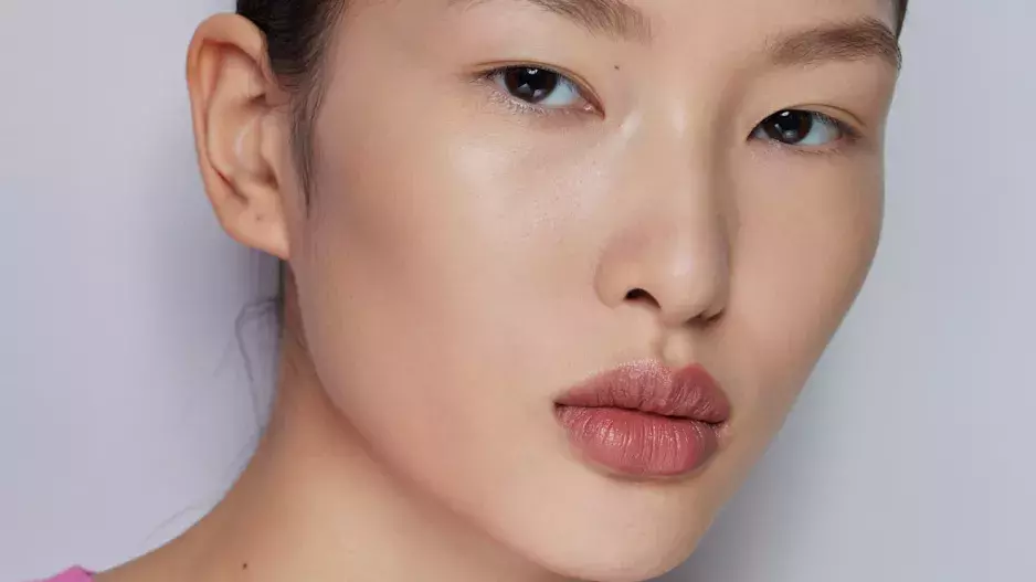 Lip blushing