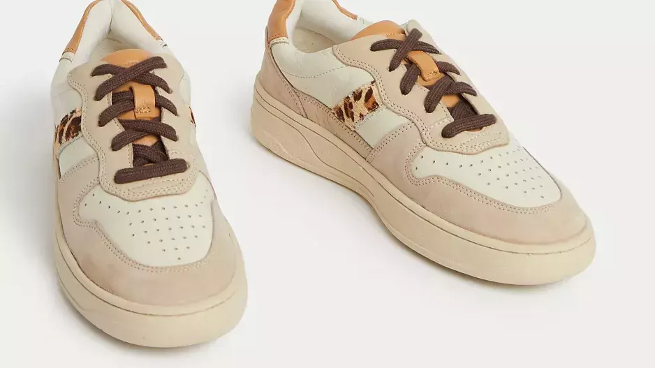 Kožené šněrovací tenisky s postranním zdobením