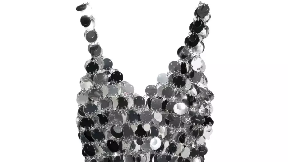 Mini šaty s ozdobami