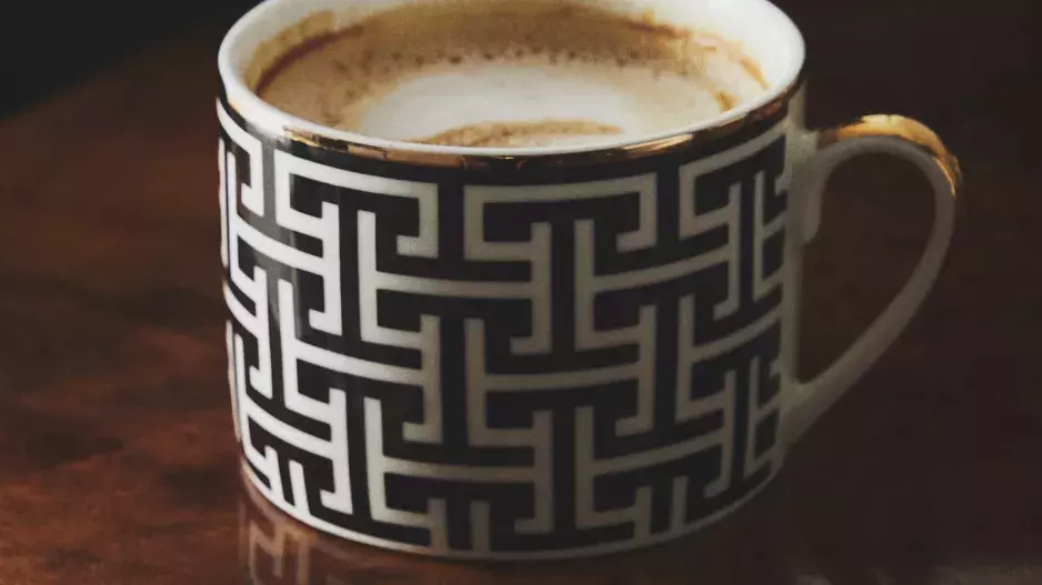 Porcelánový šálek