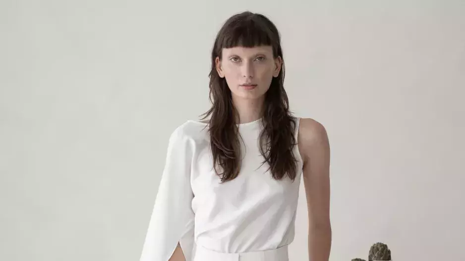 Asymetrický top z hedvábí