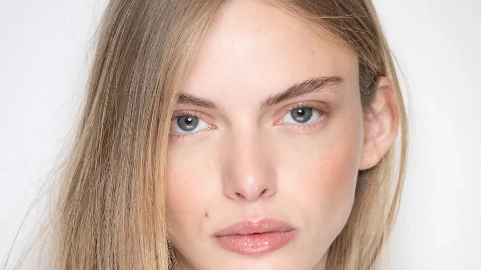 Mocha Mousse Make-up