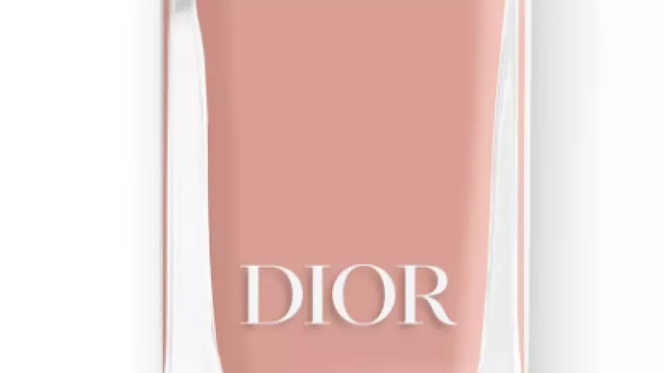 Milky blush nails