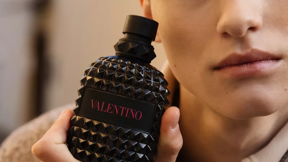 Valentino Born in Roma Extradose