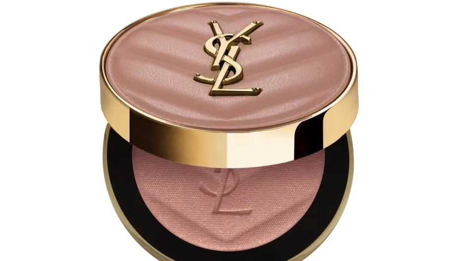 Mocha Mousse Make-up