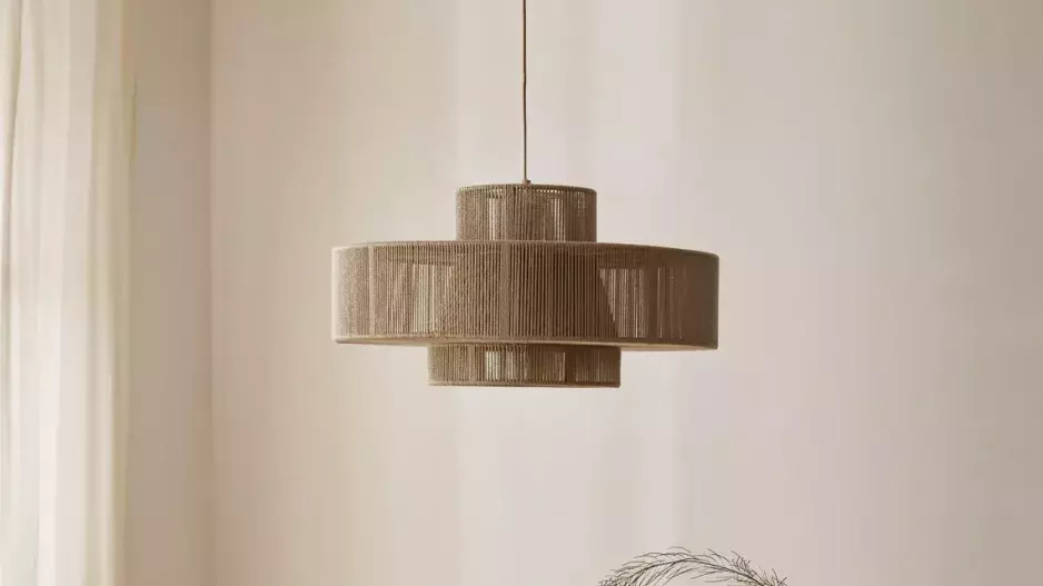 Velké závěsné svítidlo ze lněných vláken