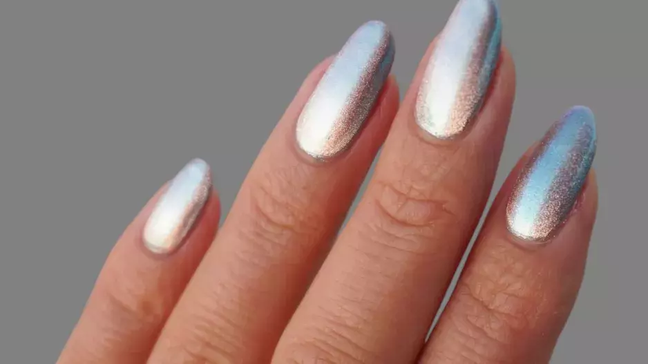 Angel Chrome nails