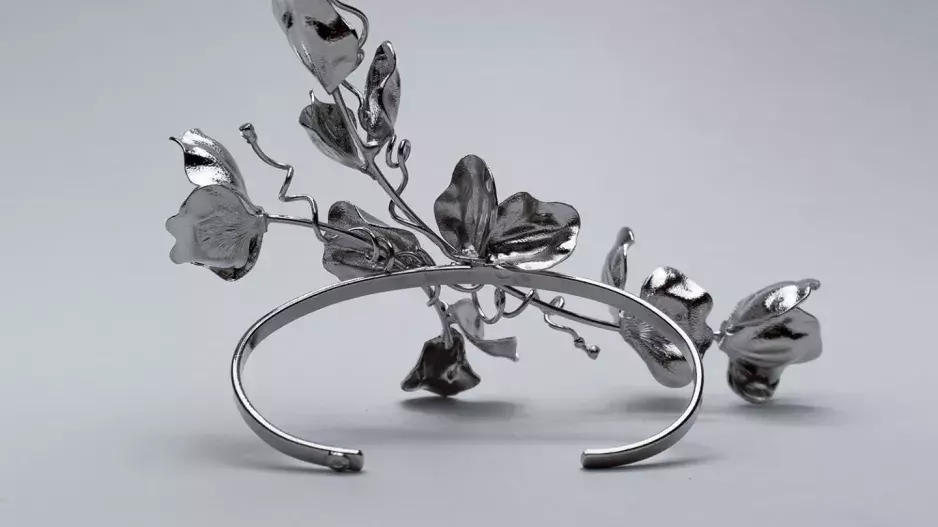 Květinový náramek Květinový náramek