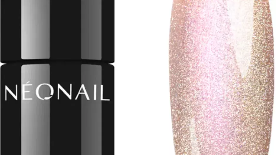 Angel Chrome nails