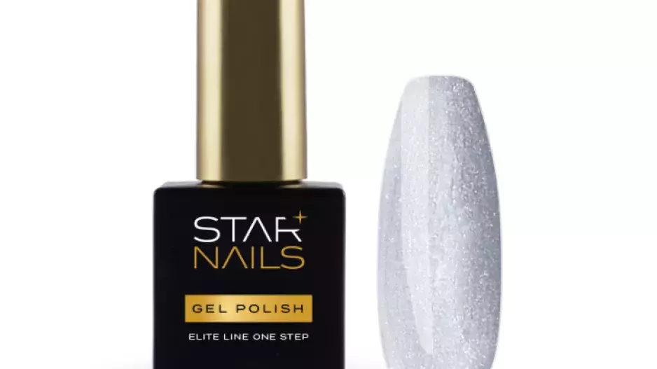 Angel Chrome nails