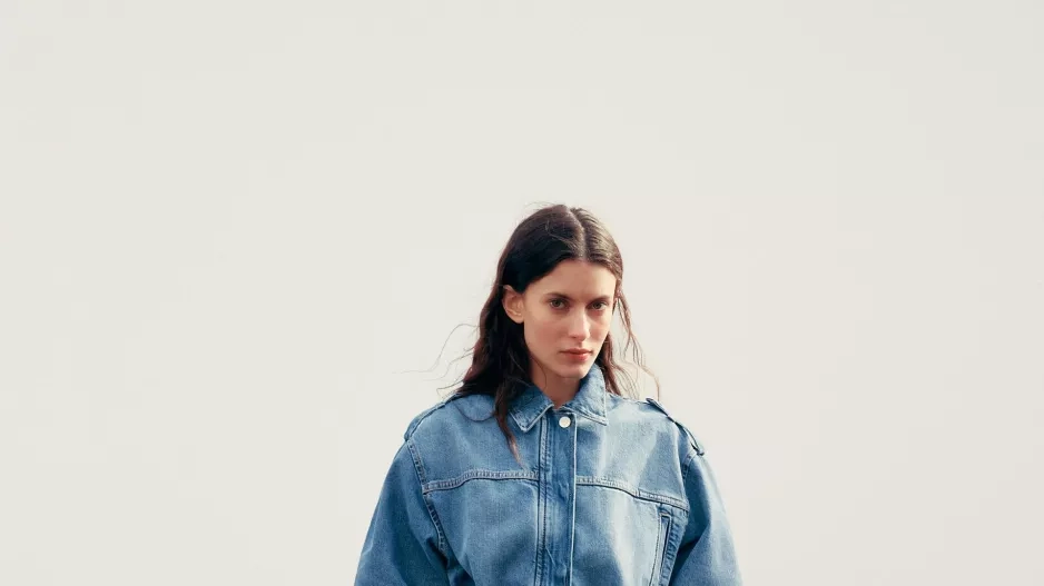 Světlemodrá džínová bunda s páskem