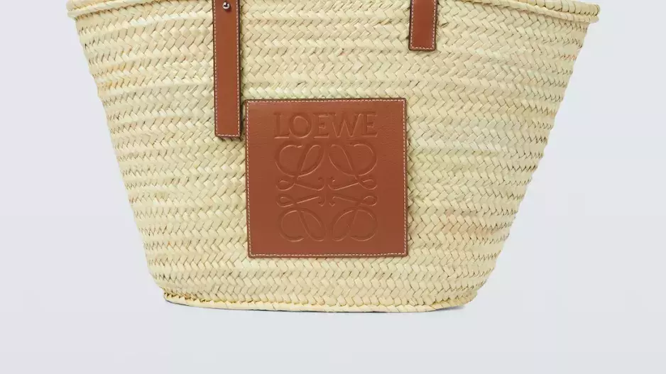 Raffia s koženými detaily