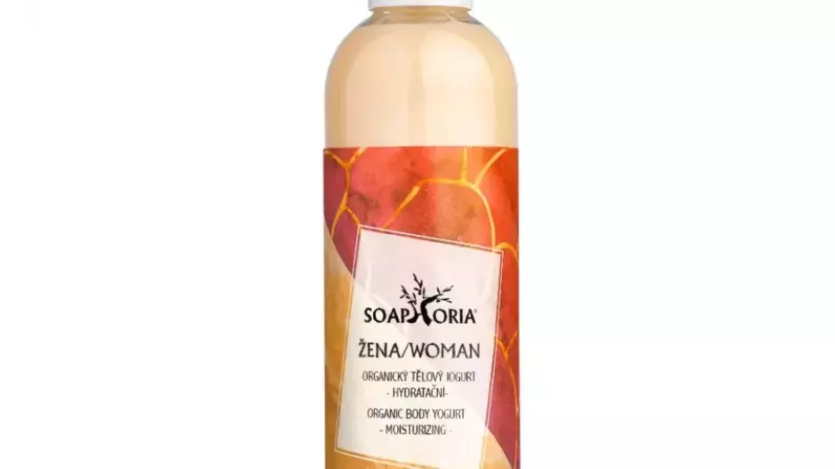 Žena - organický tělový jogurt