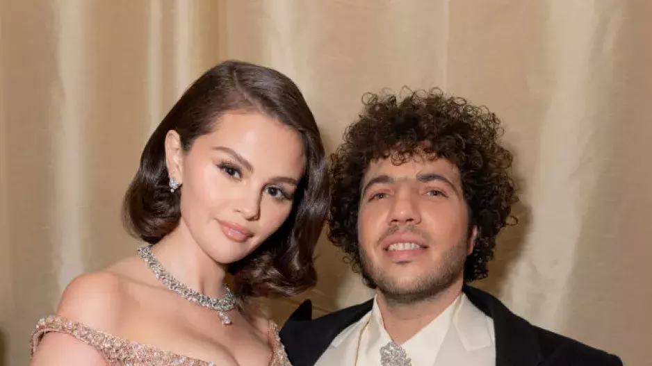 Selena Gomez a Benny Blanco Selena Gomez a Benny Blanco