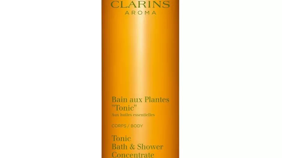 Tonic Bath & Shower Concentrate, Clarins, Fann, 592 Kč Tonic Bath & Shower Concentrate, Clarins, Fann, 592 Kč