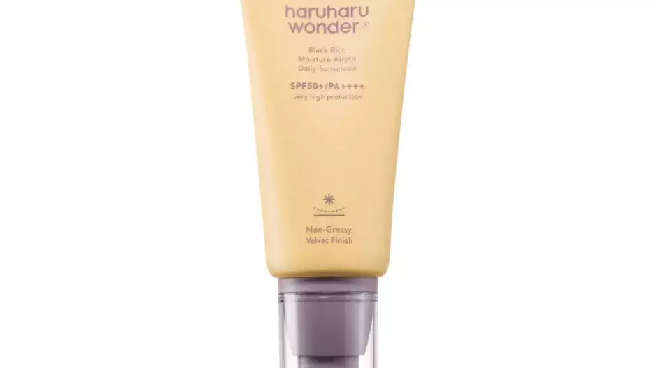 Black Rice Moisture Airyfit Sunscreen SPF 50+, Haruharu Wonder, Notino, 531 Kč