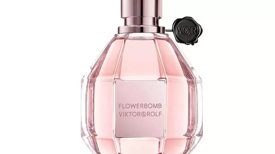 Flowerbomb, Viktor & Rolf, Sephora,100 ml, 2 989 Kč Flowerbomb, Viktor & Rolf, Sephora,100 ml, 2 989 Kč