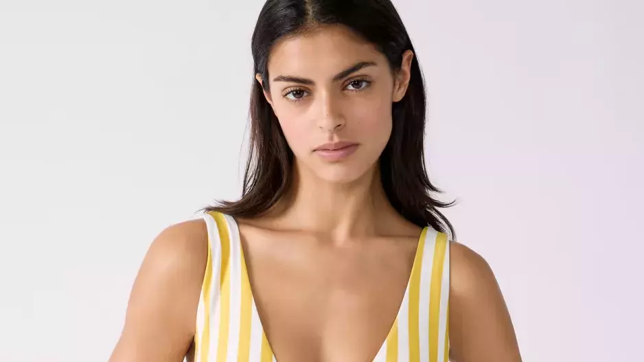 Trojúhelníkový šátkový plavkový top, Etam