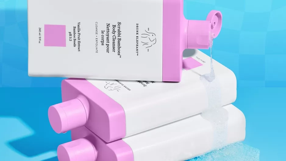 Scrubbi Bamboes™ Body Cleanser, Drunk Elephant, Sephora, 790 Kč Scrubbi Bamboes™ Body Cleanser, Drunk Elephant, Sephora, 790 Kč