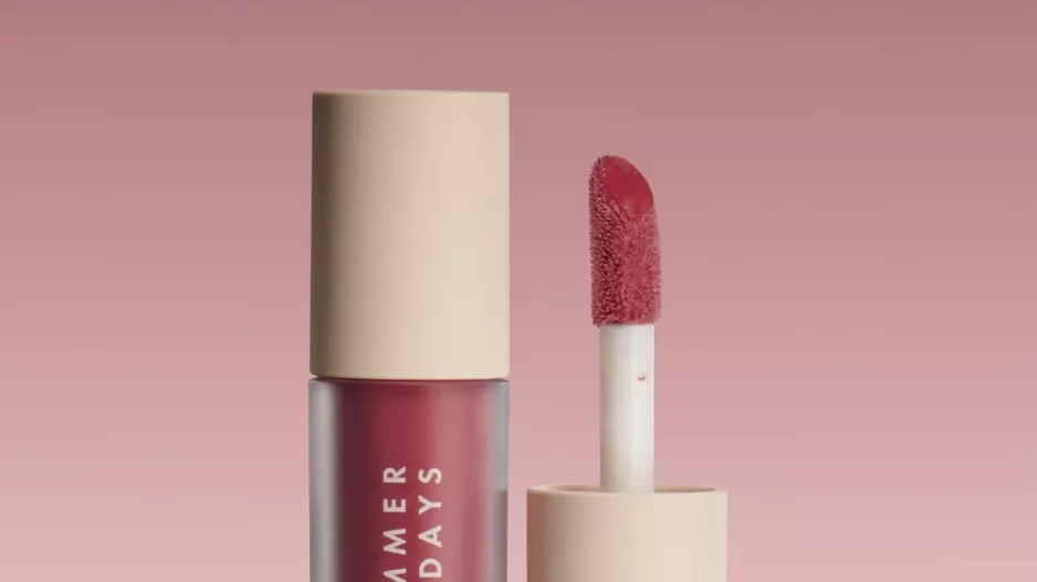Dream Lip Oil Tinted Moisturizing, Summer Fridays, Sephora, 790 Kč Dream Lip Oil Tinted Moisturizing, Summer Fridays, Sephora, 790 Kč