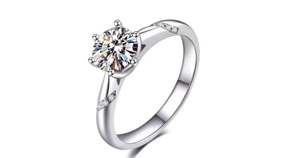 Zásnubní prsten AMBER, OLIVIE, 877,5 Kč.