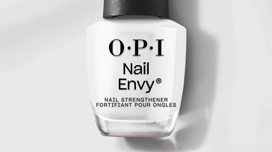 Bílý lak na nehty, OPI (Alpine Snow)