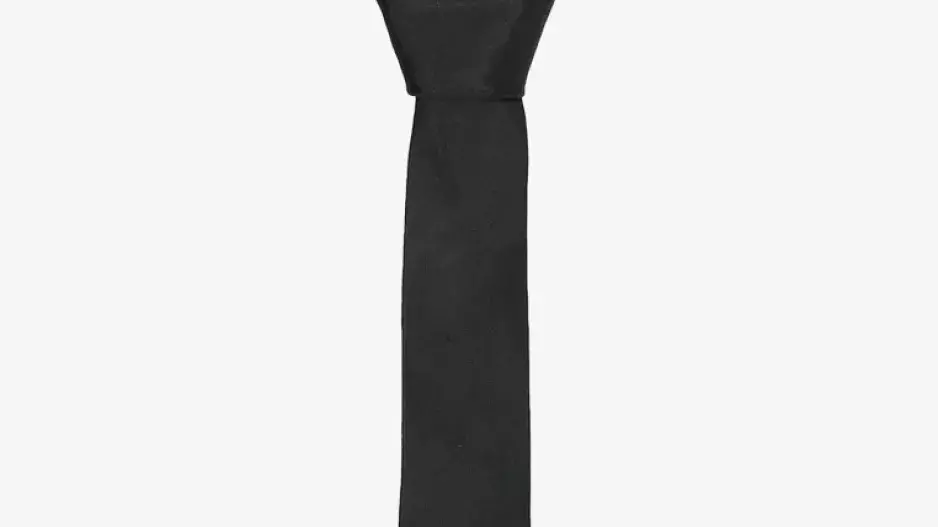 Černá kravata, Michael Kors, Zalando, 960 Kč 