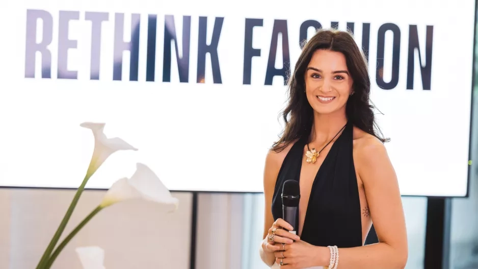 Victoria Lee Victoria Lee