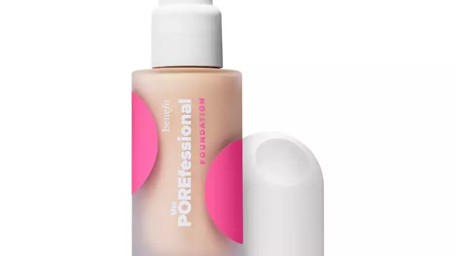 The POREfessional Foundation, Benefit Cosmetics, Sephora, 1 260 Kč