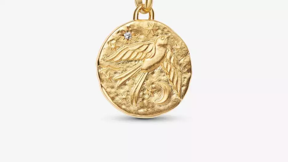 Medailonový přívěsek s vlaštovkou