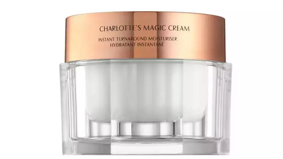 Charlotte’s Magic Cream (doplnitelný), Charlotte Tilbury, Sephora, 1 690 Kč Charlotte’s Magic Cream (doplnitelný), Charlotte Tilbury, Sephora, 1 690 Kč