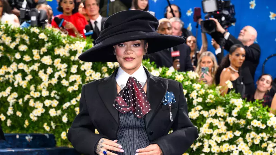 Rihaninny těhotenské outfity Rihaninny těhotenské outfity