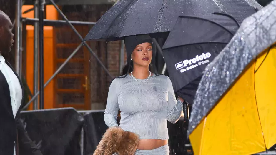 Rihaninny těhotenské outfity Rihaninny těhotenské outfity