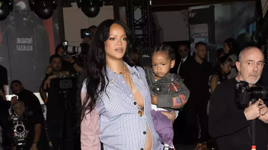 Rihaninny těhotenské outfity Rihaninny těhotenské outfity