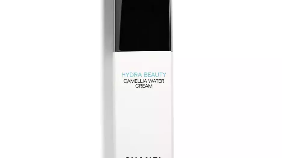 Hydra Beauty Camellia Water Cream, Chanel, 1 550 Kč Hydra Beauty Camellia Water Cream, Chanel, 1 550 Kč