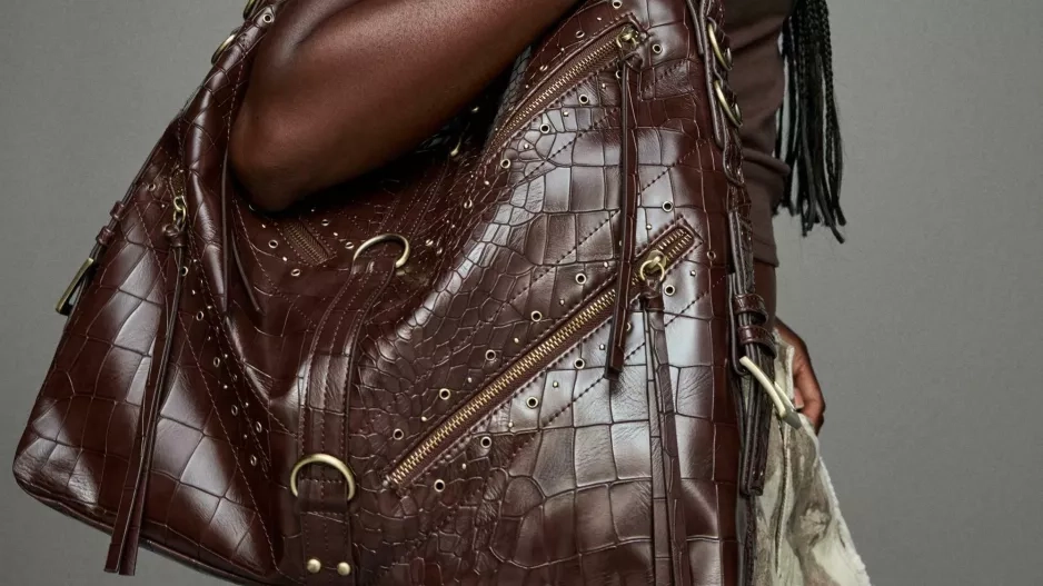 Hnědá maxi kabelka s zipy a třásněmi