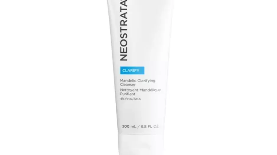 Clarify Mandelic Clarifying Cleanser, Neostrata, 749 Kč (200 ml) Clarify Mandelic Clarifying Cleanser, Neostrata, 749 Kč (200 ml)