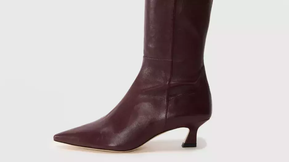 Kozačky, Stuart Weitzman