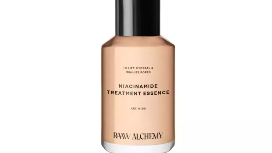 Niacinamide Treatment Essence Toner & Mist – RAAW Alchemy, Líčírna, 1 570 Kč (100 ml) Niacinamide Treatment Essence Toner & Mist – RAAW Alchemy, Líčírna, 1 570 Kč (100 ml)