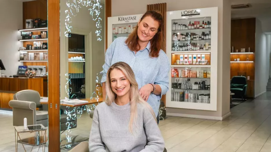 Modelka Kateřina Petrášková a kadeřnice Klára Šebelová