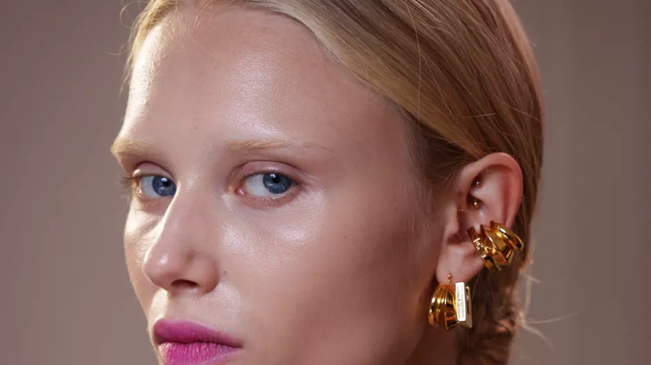 Bleached brows