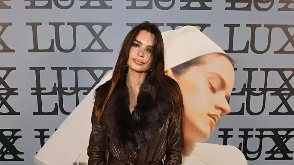 Emily Ratajkowski