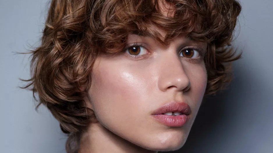 Kudrnatá ofina inspirace